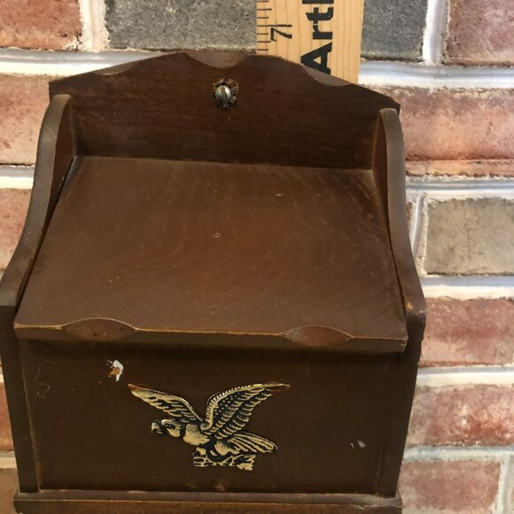 Vtg Wooden Hanging Salt Box Recipe Box Slant Top Eagle Farmhouse - Picture 5 of 7